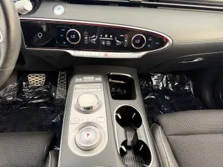 Genesis GV70 2023 AWD 2.5T Estándar 4 puertas SUV