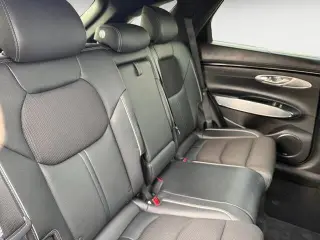Genesis GV70 2023 AWD 2.5T Estándar 4 puertas SUV