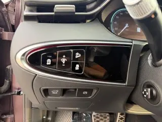 Genesis GV70 2023 AWD 2.5T Estándar 4 puertas SUV