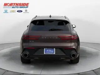 Genesis GV70 2023 AWD 2.5T Estándar 4 puertas SUV