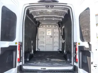 Ford Transit 2025 250 3 puertas LWB Techo Alto Furgón de Carga