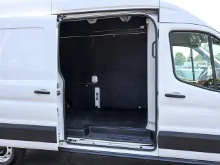 Ford Transit 2025 250 3 puertas LWB Techo Alto Furgón de Carga