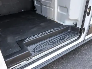 Ford Transit 2025 250 3 puertas LWB Techo Alto Furgón de Carga