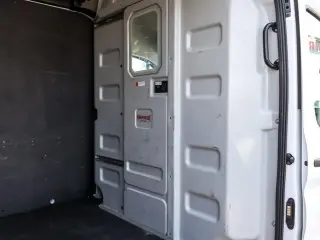 Ford Transit 2025 250 3 puertas LWB Techo Alto Furgón de Carga