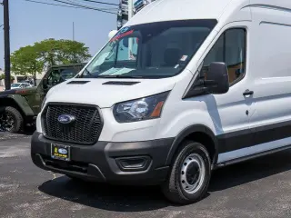 Ford Transit 2025 250 3 puertas LWB Techo Alto Furgón de Carga