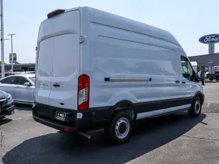 Ford Transit 2025 250 3 puertas LWB Techo Alto Furgón de Carga