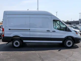 Ford Transit 2025 250 3 puertas LWB Techo Alto Furgón de Carga
