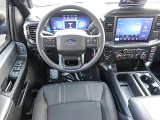 Ford F-150 2025 4x4 STX 4 puertas SuperCrew con caja de 5.5 pies