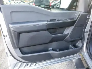 Ford F-150 2025 4x4 STX 4 puertas SuperCrew con caja de 5.5 pies