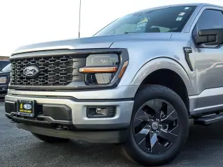 Ford F-150 2025 4x4 STX 4 puertas SuperCrew con caja de 5.5 pies