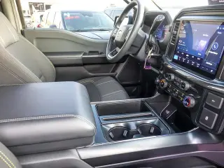 Ford F-150 2025 4x4 STX 4 puertas SuperCrew con caja de 5.5 pies
