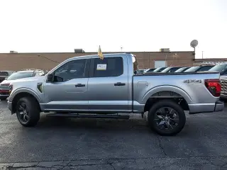 Ford F-150 2025 4x4 STX 4 puertas SuperCrew con caja de 5.5 pies