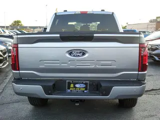 Ford F-150 2025 4x4 STX 4 puertas SuperCrew con caja de 5.5 pies