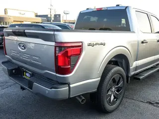 Ford F-150 2025 4x4 STX 4 puertas SuperCrew con caja de 5.5 pies