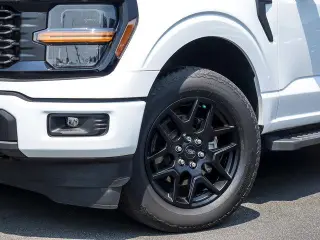 Ford F-150 2024 4x4 STX 4 puertas SuperCrew 5.5 pies SB
