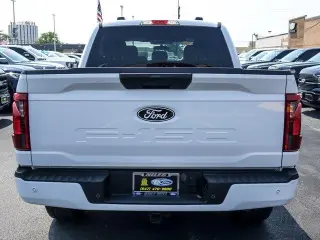 Ford F-150 2024 4x4 STX 4 puertas SuperCrew 5.5 pies SB