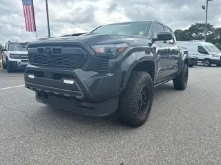 Toyota Tacoma 2024 4x4 TRD Off-Road 4 puertas Double Cab 5.0 pies SB 8A