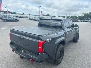 Toyota Tacoma 2024 4x4 TRD Off-Road 4 puertas Double Cab 5.0 pies SB 8A