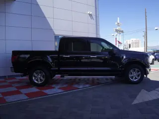 Ford F-150 2025 4x4 XLT 4 puertas SuperCrew 5.5 pies SB