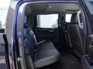 GMC Sierra 1500 2025 4x4 SLT Cabina Crew 4 puertas 5.8 pies. Caja corta