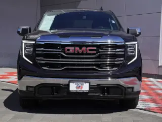 GMC Sierra 1500 2025 4x4 SLT Cabina Crew 4 puertas 5.8 pies. Caja corta