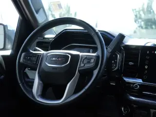 GMC Sierra 1500 2025 4x4 SLT Cabina Crew 4 puertas 5.8 pies. Caja corta