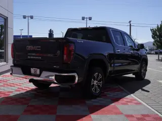 GMC Sierra 1500 2025 4x4 SLT Cabina Crew 4 puertas 5.8 pies. Caja corta