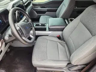 Ford F-150 2024 4x2 XLT 4 puertas SuperCrew 5.5 pies SB