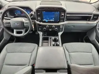 Ford F-150 2024 4x2 XLT 4 puertas SuperCrew 5.5 pies SB
