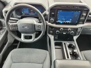 Ford F-150 2024 4x2 XLT 4 puertas SuperCrew 5.5 pies SB