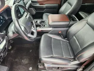 Ford F-150 2023 4x4 Lariat 4 puertas SuperCrew 5.5 pies. SB