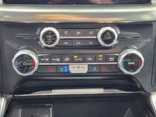 Ford F-150 2023 4x4 Lariat 4 puertas SuperCrew 5.5 pies. SB