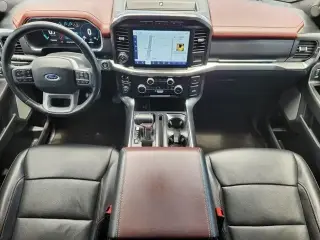 Ford F-150 2023 4x4 Lariat 4 puertas SuperCrew 5.5 pies. SB