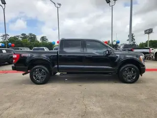 Ford F-150 2023 4x4 Lariat 4 puertas SuperCrew 5.5 pies. SB