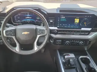 Chevrolet Silverado 1500 2024 4x4 LTZ 4 puertas Cabina Crew 5.8 pies. Caja corta