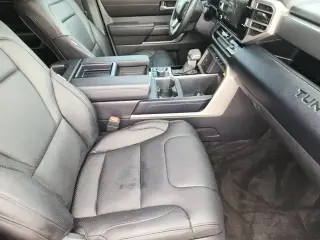 Toyota Tundra 2025 4x4 SR5 4 puertas Cabina CrewMax Pickup SB