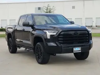 Toyota Tundra 2025 4x4 SR5 4 puertas Cabina CrewMax Pickup SB