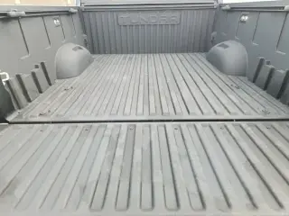 Toyota Tundra 2025 4x4 SR5 4 puertas Cabina CrewMax Pickup SB