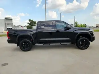 Toyota Tundra 2025 4x4 SR5 4 puertas Cabina CrewMax Pickup SB