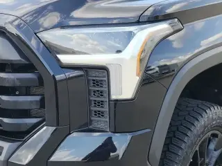 Toyota Tundra 2025 4x4 SR5 4 puertas Cabina CrewMax Pickup SB