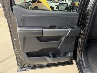Ford F-150 2025 4x2 XLT 4 puertas SuperCrew 5.5 pies. SB