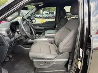 Ford F-150 2025 4x2 XLT 4 puertas SuperCrew 5.5 pies. SB