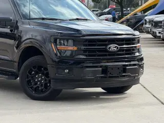 Ford F-150 2025 4x2 XLT 4 puertas SuperCrew 5.5 pies. SB