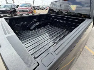 Ford F-150 2025 4x2 XLT 4 puertas SuperCrew 5.5 pies. SB