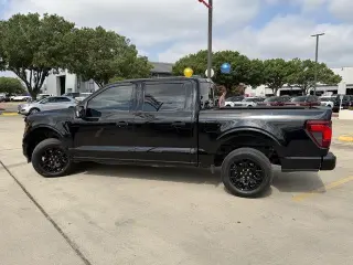Ford F-150 2025 4x2 XLT 4 puertas SuperCrew 5.5 pies. SB