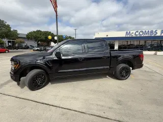 Ford F-150 2025 4x2 XLT 4 puertas SuperCrew 5.5 pies. SB