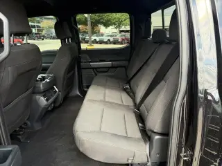 Ford F-150 2025 4x2 XLT 4 puertas SuperCrew 5.5 pies. SB