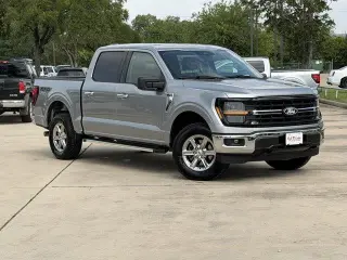 Ford F-150 2025 4x4 XLT 4 puertas SuperCrew 5.5 pies. SB