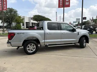 Ford F-150 2025 4x4 XLT 4 puertas SuperCrew 5.5 pies. SB