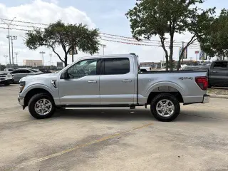 Ford F-150 2025 4x4 XLT 4 puertas SuperCrew 5.5 pies. SB